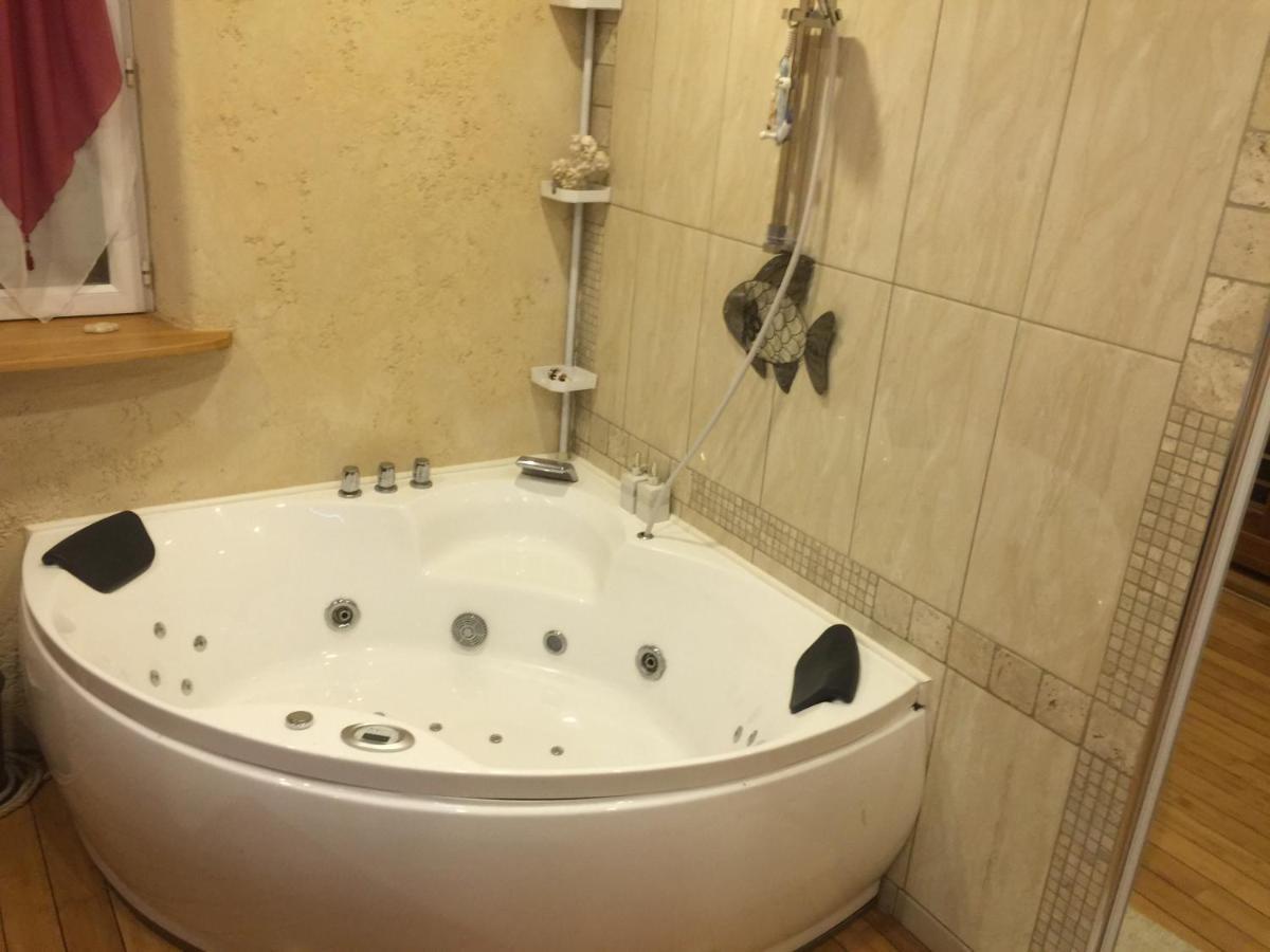 La Decouverte, Jacuzzi, Sauna, Et Terrasse Avec Vue Sur Lac A La Campagne Entre Toulouse Et Auch Catonvielle Exterior photo